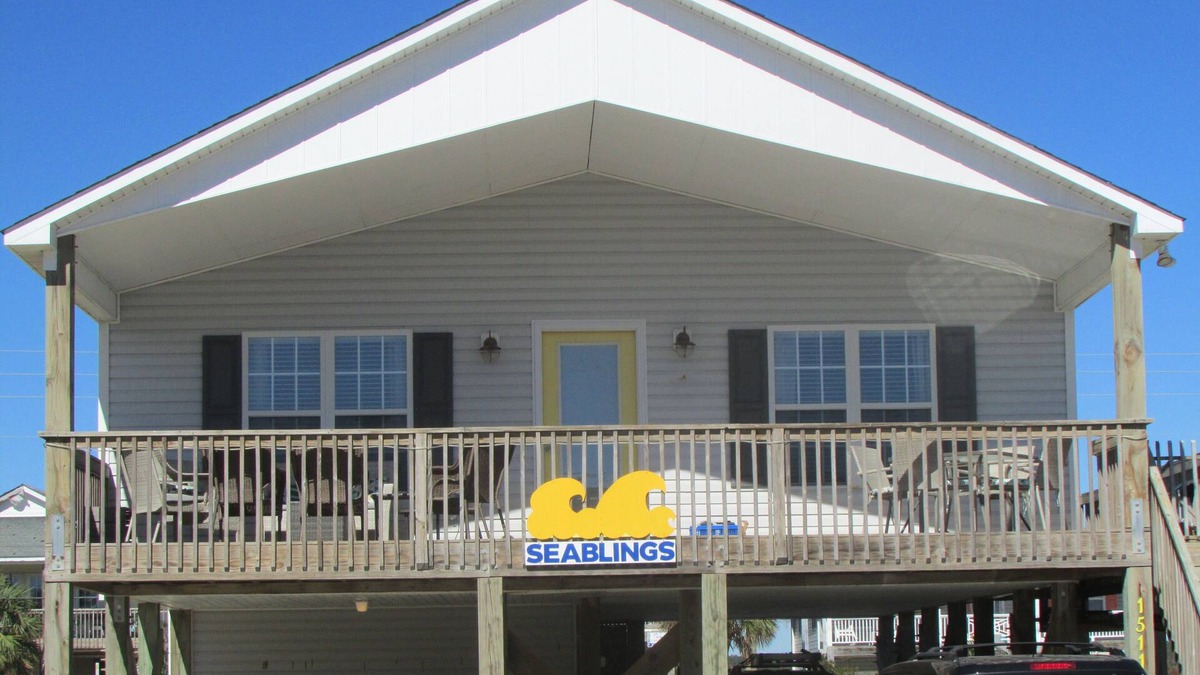 Surf City House | Quiet location, Beach access, Pet Friendly, Wifi, Wide beach, great for fishing!