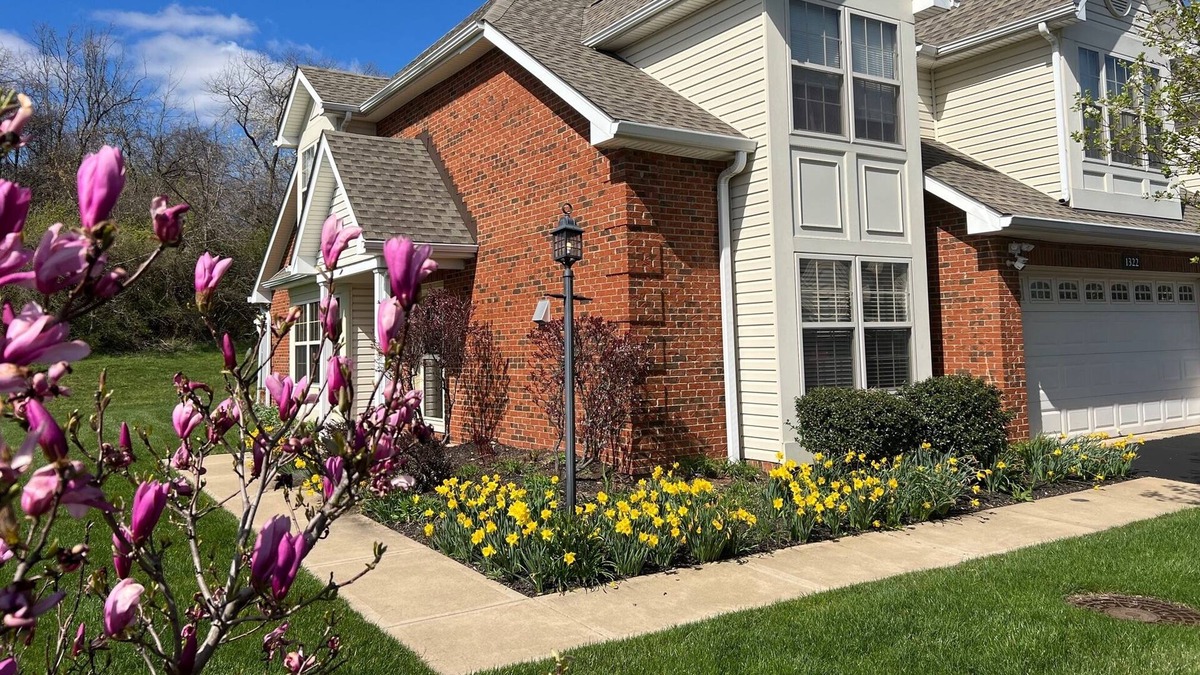 Oakdale Condo | Quiet Luxury 3BR 2.5 Bath Fully Furnished home - Minimum 4 weeks or more
