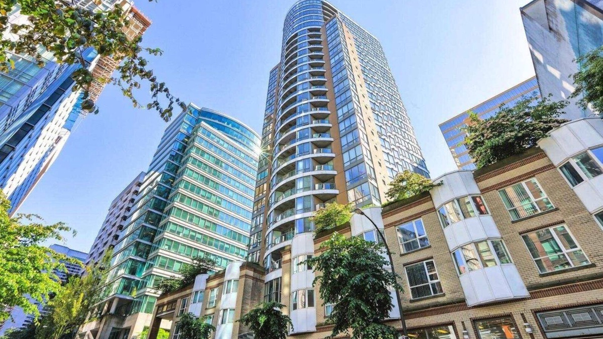 Coal Harbour Apartment | Quiet modern condo in Coal Harbour