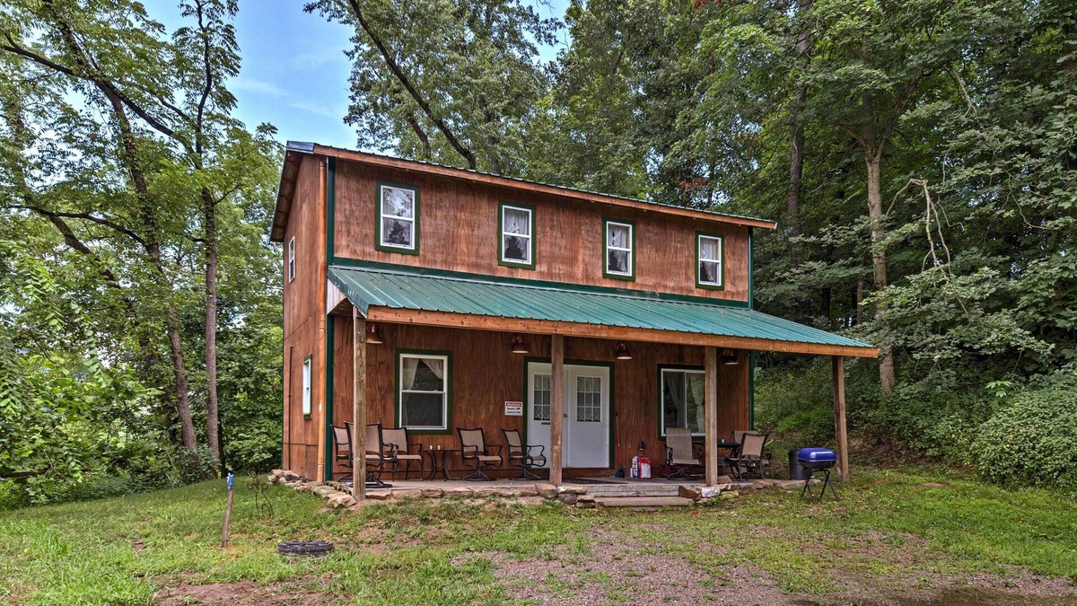 Mt Perry Cabin | Quiet Mount Perry Cabin on an Operating Farm!