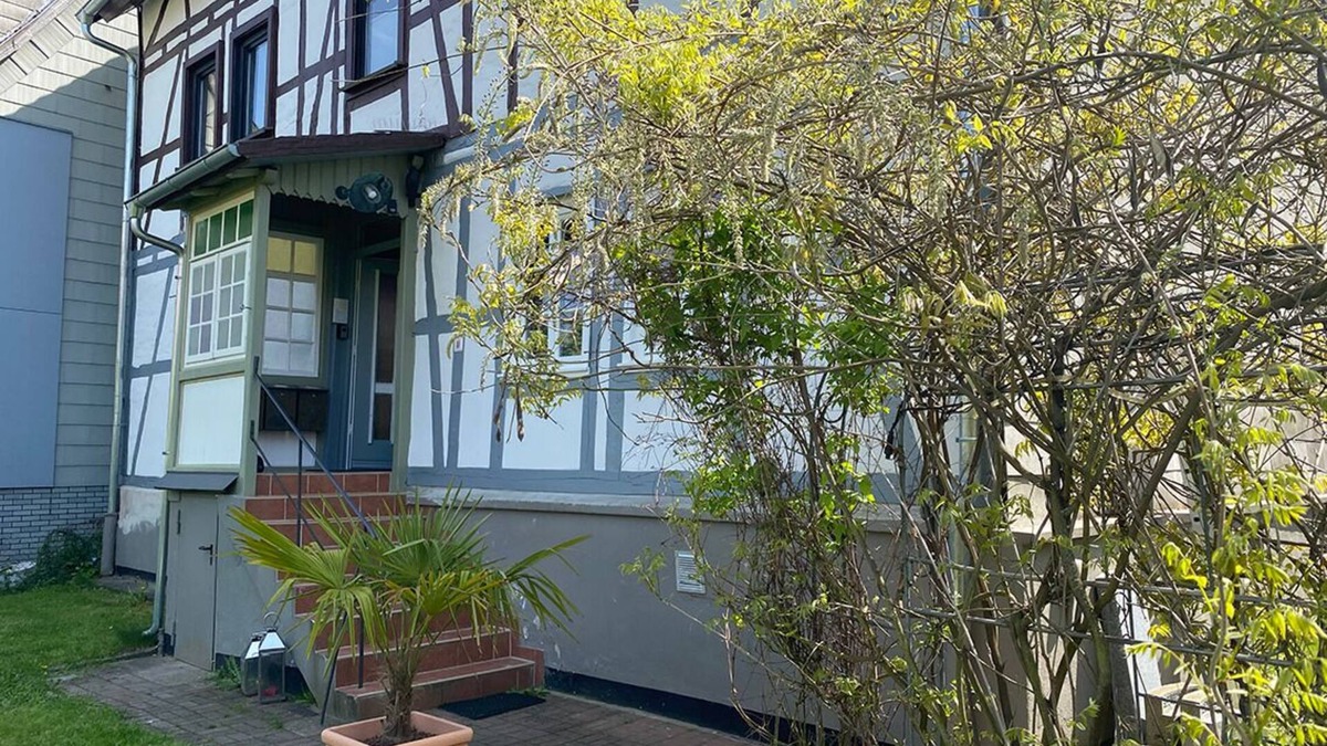Harleshausen Apartment | Quiet, natural 34sqm apartment in half-timbered house, Kassel-Harleshausen 2 PEOPLE