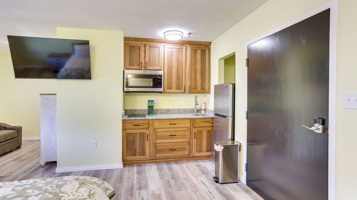 Oakland City Apartment | Quiet Oakland City Studio: Walk Downtown!