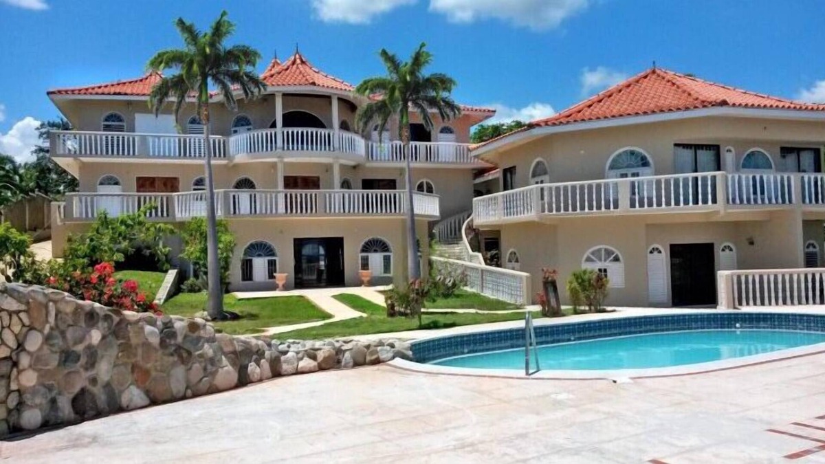 Epworth Villa | Quiet oceanfront suite with private balcony at Rockcliff. Minutes to Ocho Rios