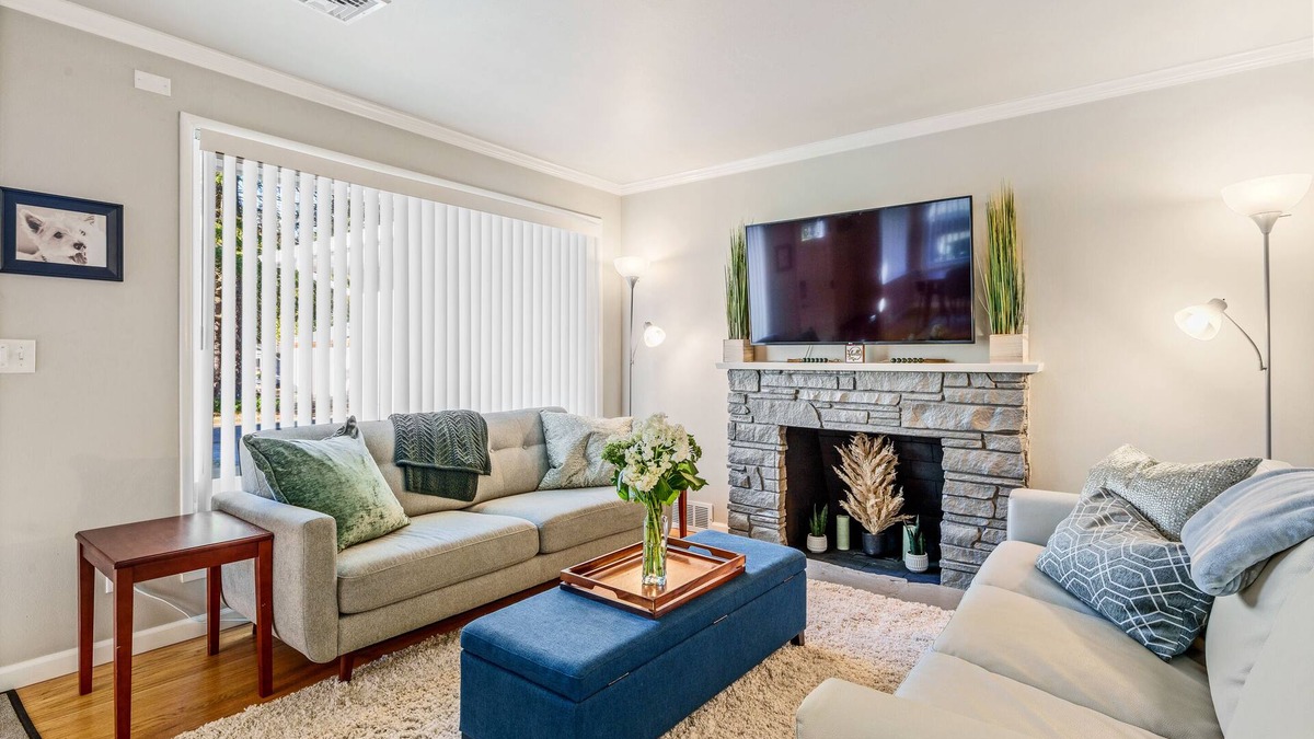 Haller Lake House | Quiet, One-Story Home w/Amazing Backyard - Dog Friendly