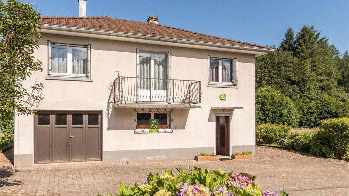 Champagney Cottage | Quiet pavilion near Vosges, pets allowed, large capacity