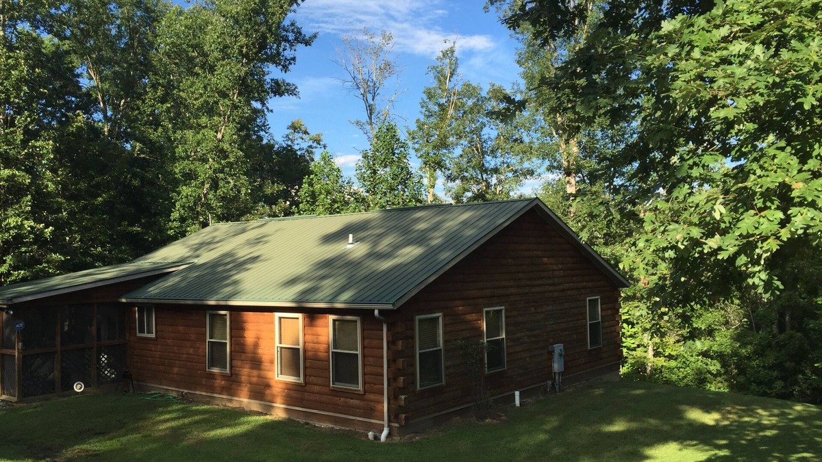 Pittsburg Cabin | Quiet, Peaceful Log Cabin in the Daniel Boone National Forest