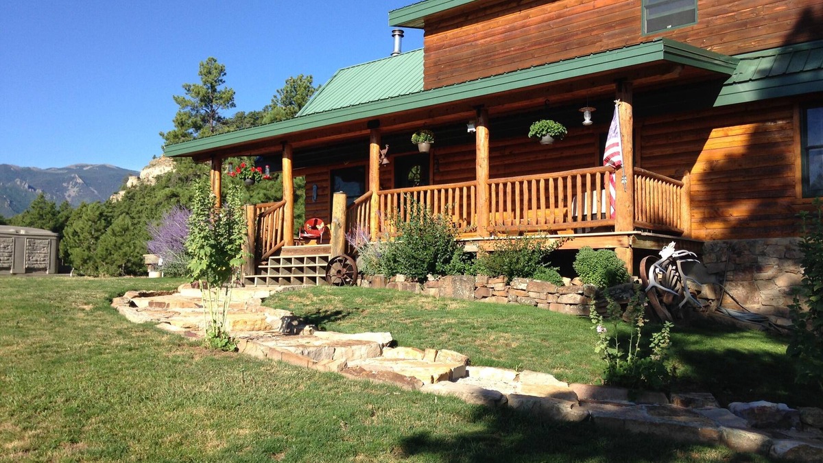 Rye Cabin | Quiet, peaceful log home on 40 acres with nature right out the door.