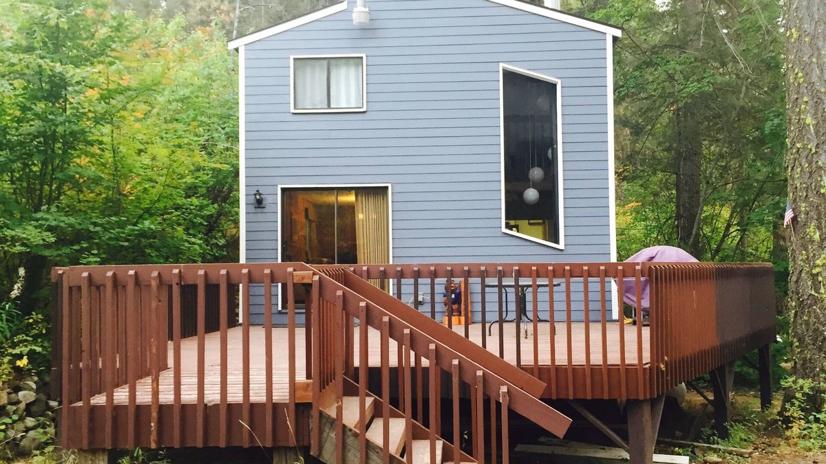 Cle Elum Cabin | Quiet Pet Friendly Cabin @ Lake Cle Elum-Owner operated! Updated: New hot tub!