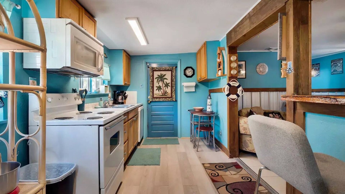 Steinhatchee Cabin | Quiet Pet Friendly Cabin Near Boatramp with Large Fenced Yard