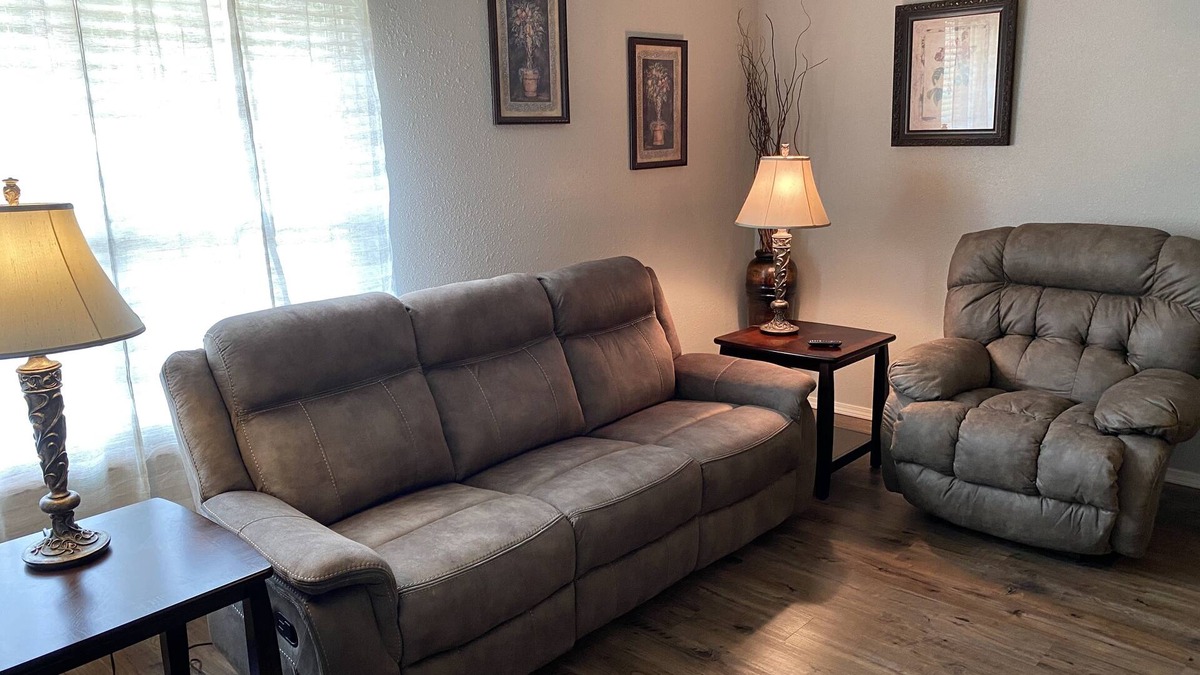 Poteau Apartment | Quiet property, close to town