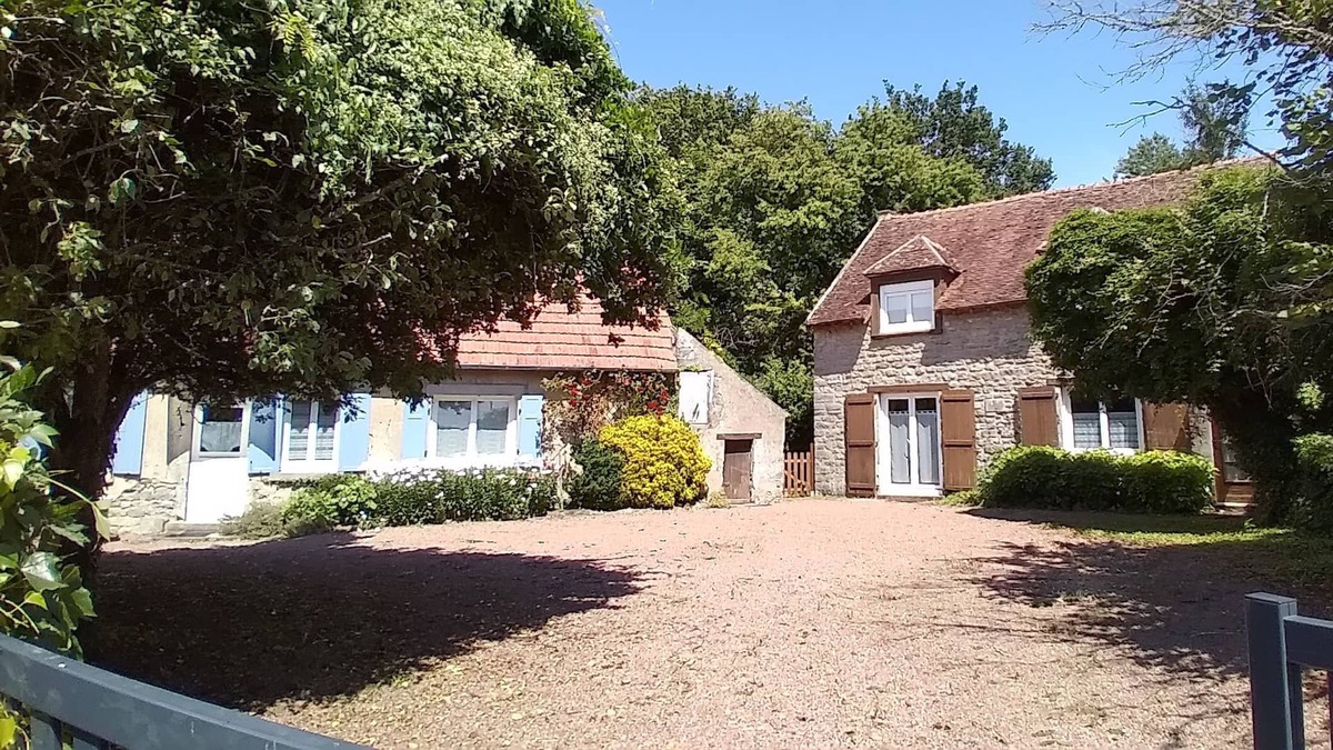 La Collancelle House | Quiet property in park with play areas, near ponds