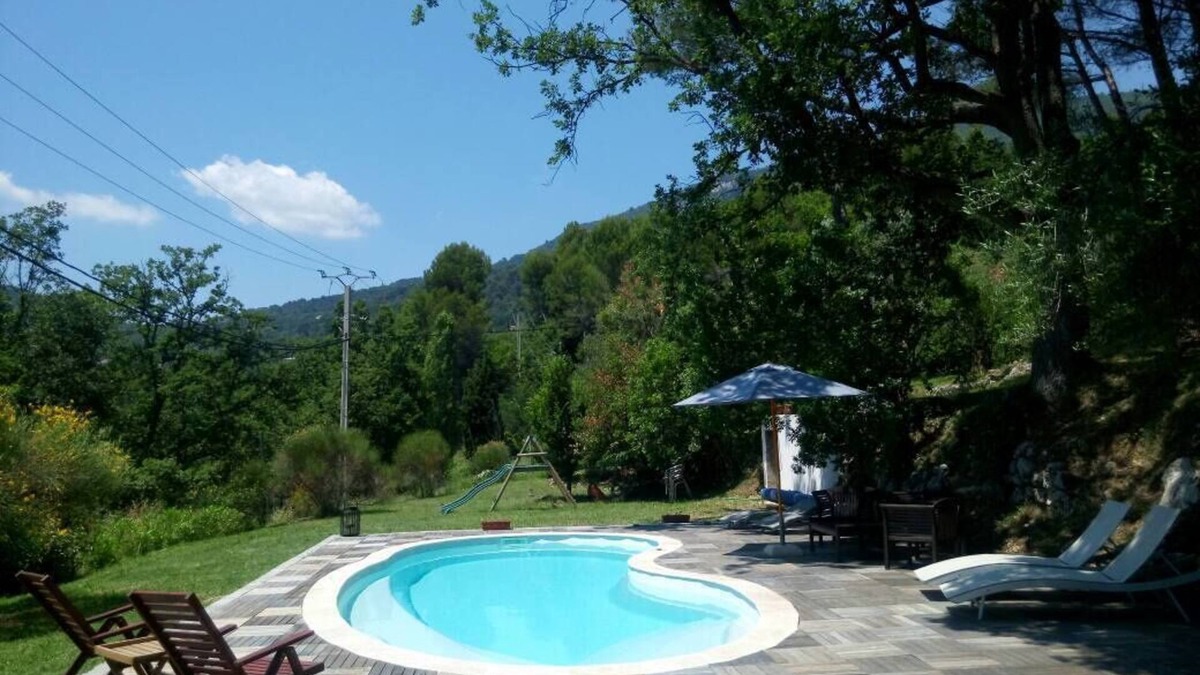 Seillans House | Quiet Provencal farmhouse with pool on the French Riviera