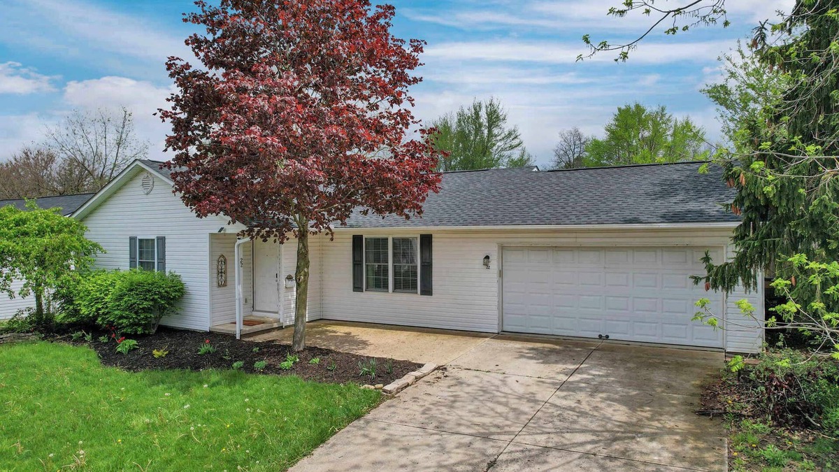 Johnstown House | Quiet Ranch Retreat for Work Crews & Families | Johnstown, OH