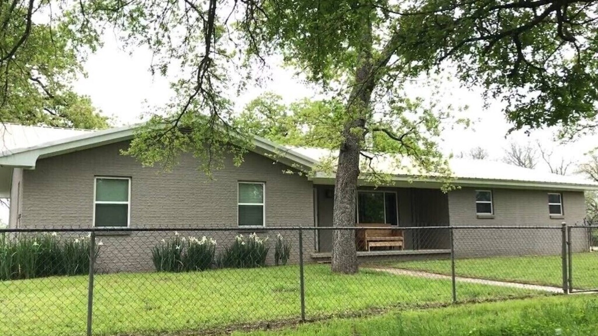 Energy House | Quiet Ranch Retreat with easy access to Circle T Arena, pet friendly