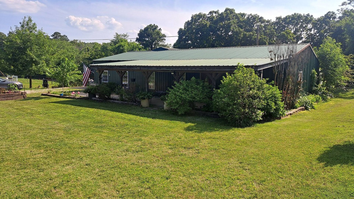 Gainesville House | Quiet ranch style home near White, Norfork, and Buffalo Rivers