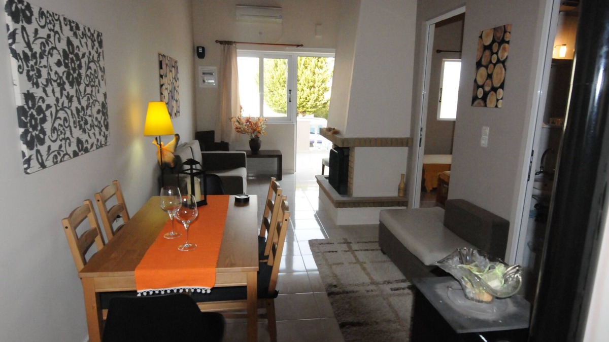 Agii Apostoli House | QUIET RESIDENCE " ROSSA 18"
