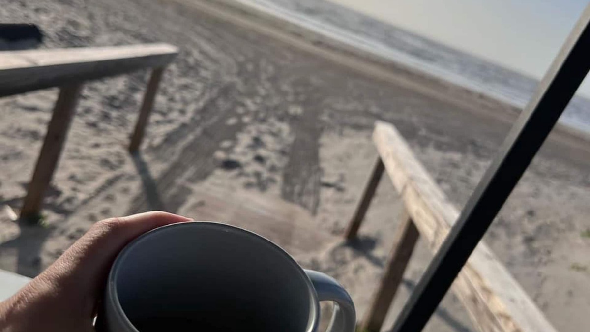 Port Bolivar House | Quiet, Relaxing & Cute Beach Home W/Ocean Views!