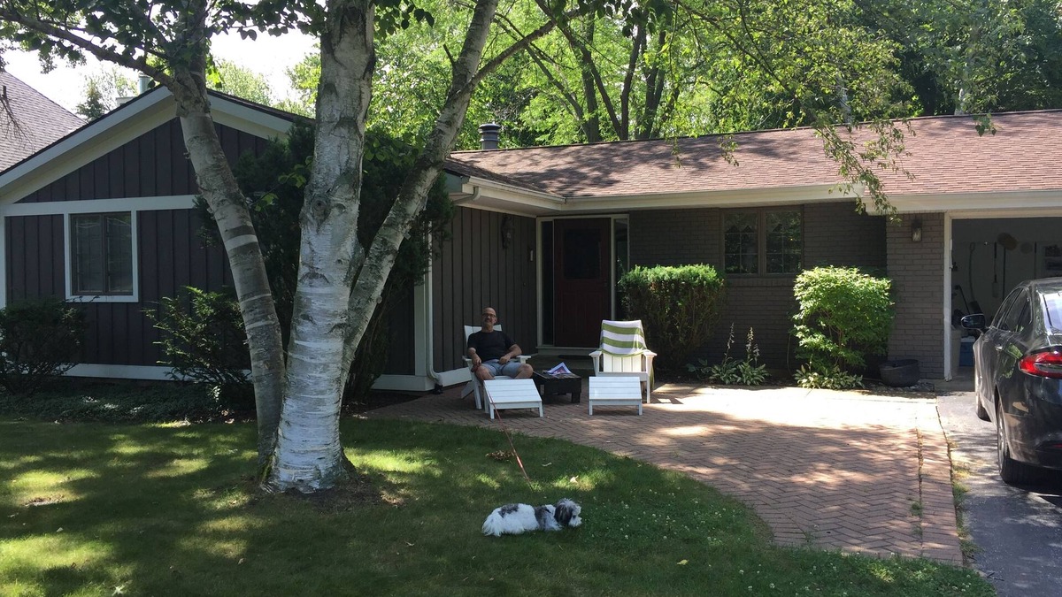 Union Pier House | Quiet Retreat - Lake Michigan Private Beach