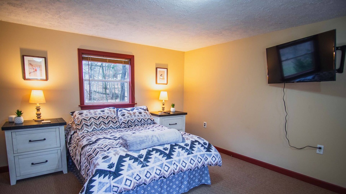 Acme Cottage | Quiet Retreat on the Creek!