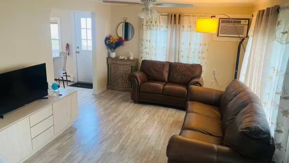 Manahawkin House | Quiet Retreat at 5 min from LBI