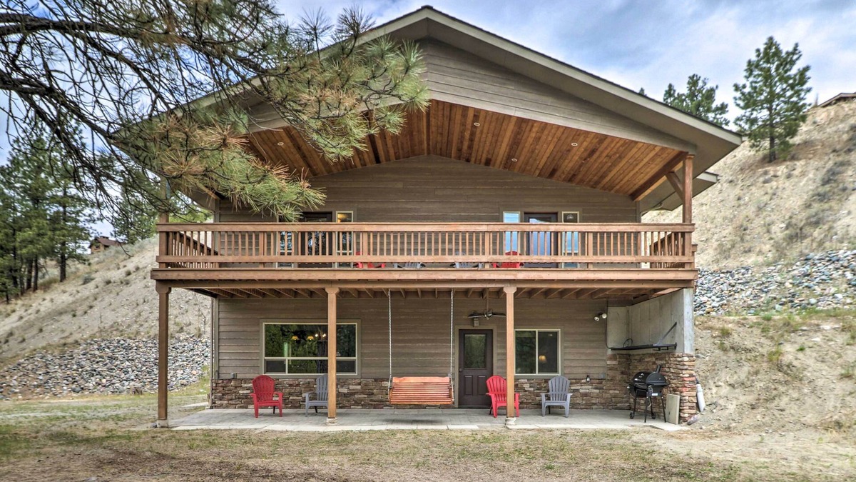 Lincoln County House | Quiet Riverside Retreat: Hike, Fish & Ski!