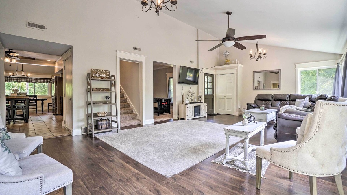 Logan Cottage | Quiet Rockbridge Cottage ~ 4 Mi to Hocking Hills!