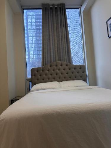 Hurontario House | Quiet Room In A Guest House