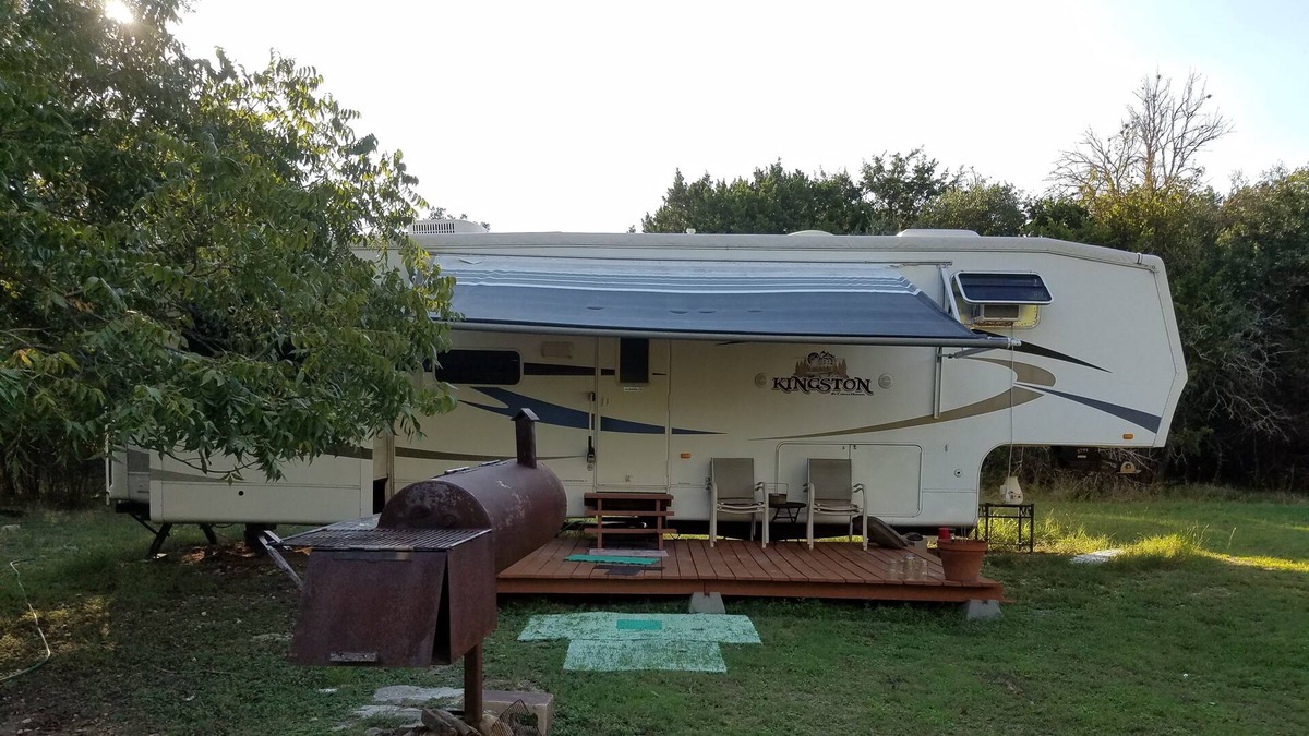Pipe Creek House | Quiet roomy 5th wheel RV nestled on 5 acres of the Texas hill country.