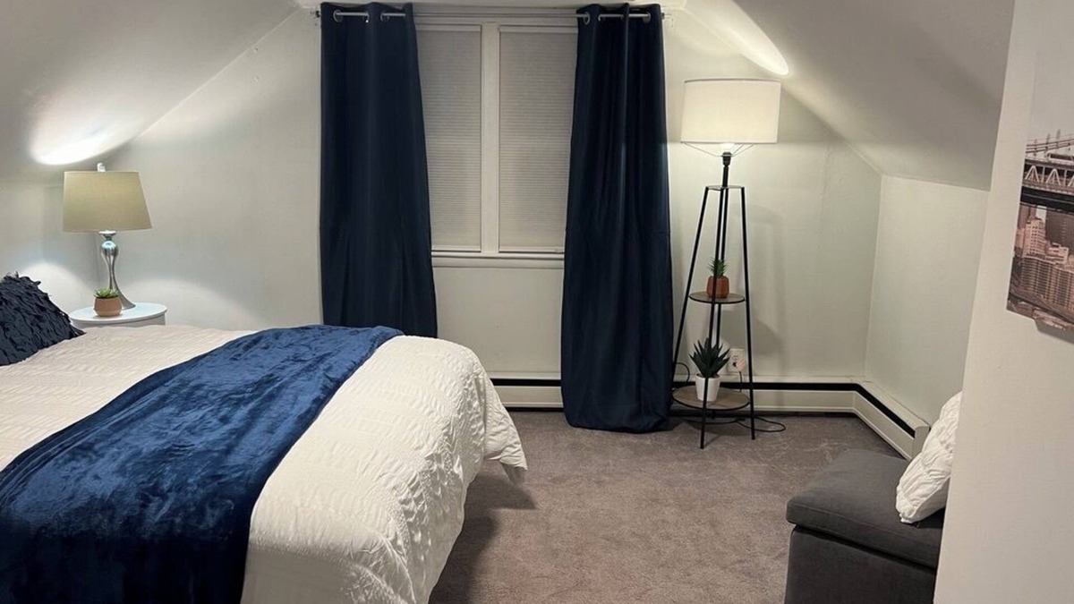 Village of New Hartford Apartment | Quiet, Safe and private walk to New Hartford