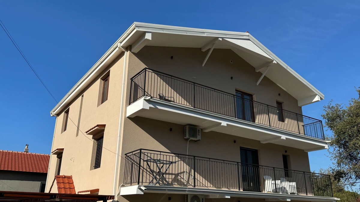 Radanovici Apartment | Quiet, safe stay with free parking,n20 min drive from Kotor, Tivat or Budva!