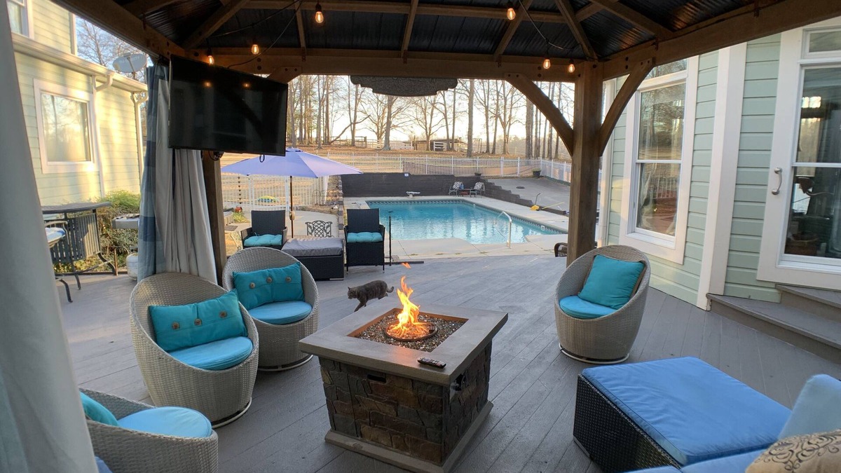 Taylors House | Quiet, scenic farm with private Pool! Minutes from Greer and Greenville, SC.