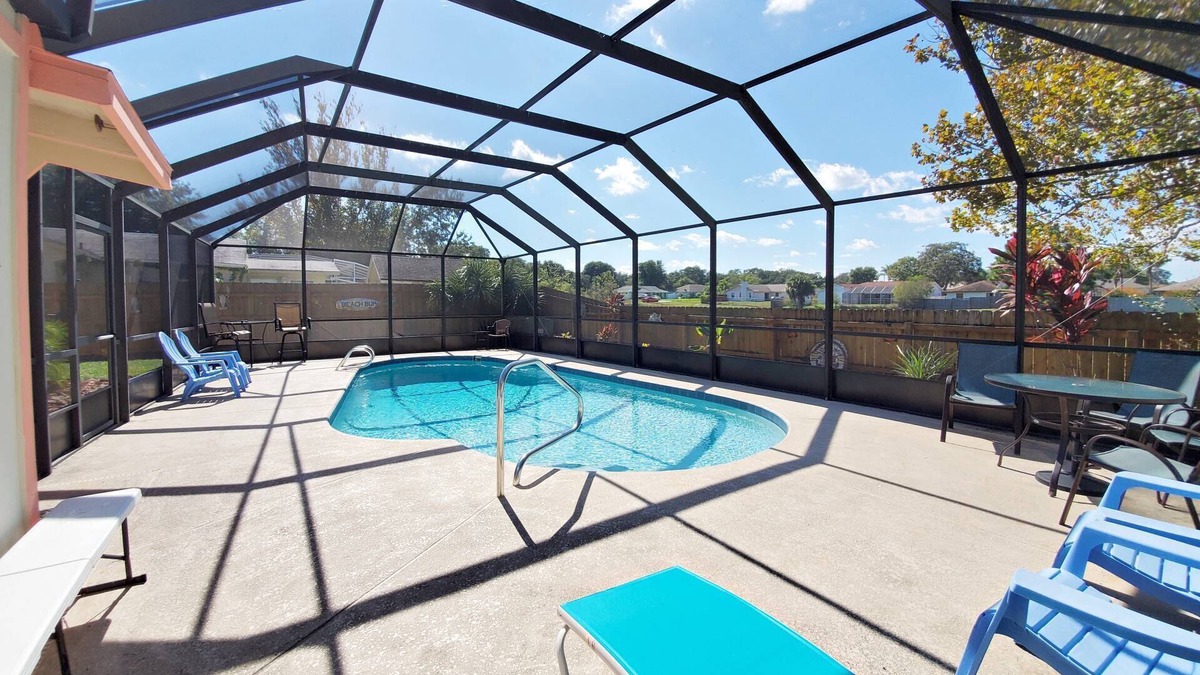 Port Orange House | Quiet Screen Pool Home/Daytona Area-Prvt Yard-Pet/Kid Friendly-Near Beach/Attractions-Secure WiFi!
