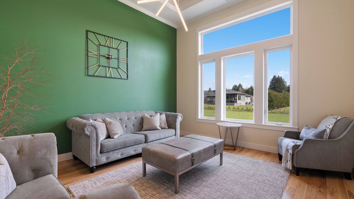 Carver House | Quiet, Secluded, High End Home Near PDX