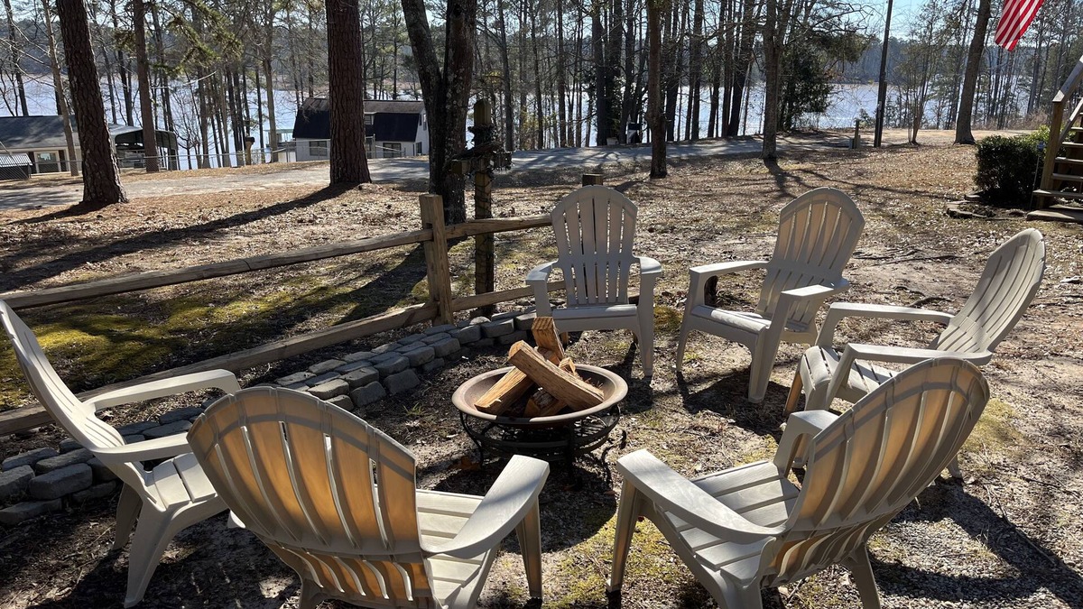 Tignall House | Quiet Secluded Lakeside Home on Fishing Creek of Clarks Hill Lake.