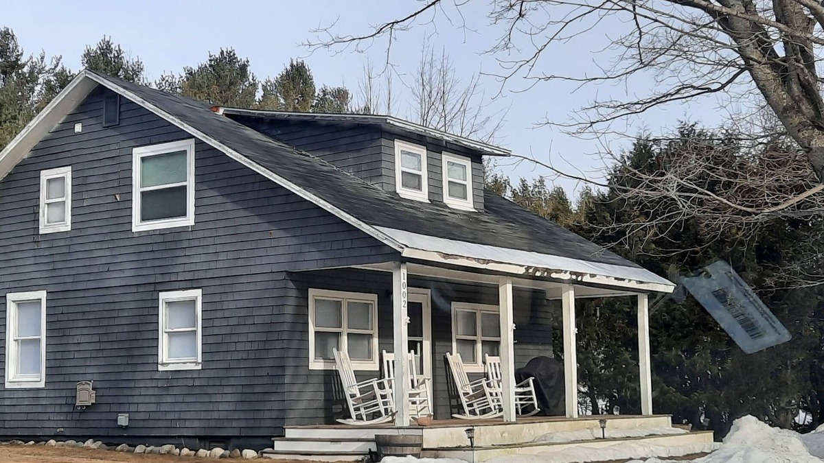 St Ignace House | Quiet, Secluded UP home. Short trip to Mackinac Island boat docks!