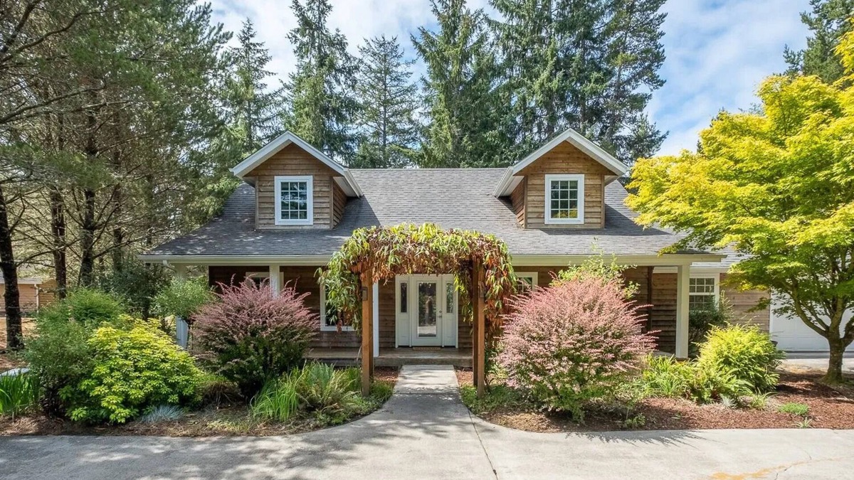 Nehalem House | Quiet, serene, forest setting. 45% monthly discount!