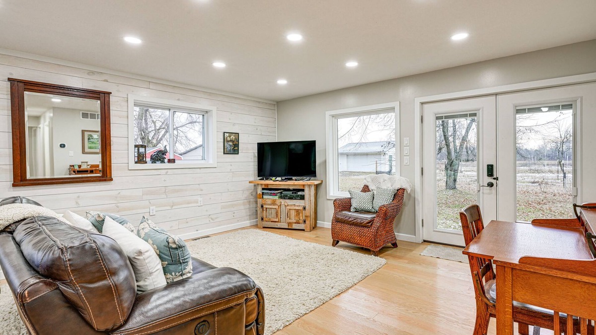 Elwell House | Quiet Shepherd Home: Near CMU Campus!