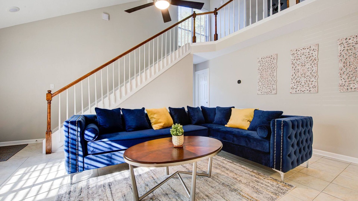 Spring House | Quiet Spring Spring Retreat, office, fast WiFi, 10 mins to International Airport