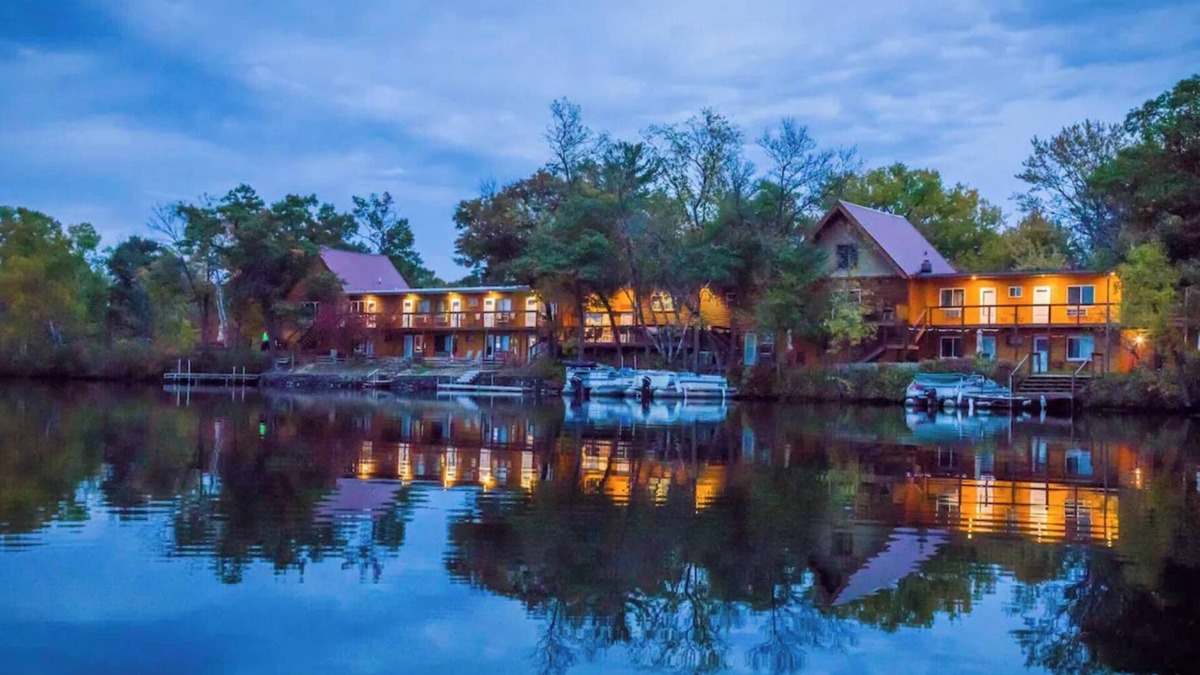 Rice Lake Cabin | Quiet stay on the lake in Room 4 - The Homestead - Curriers Lakeview Lodge