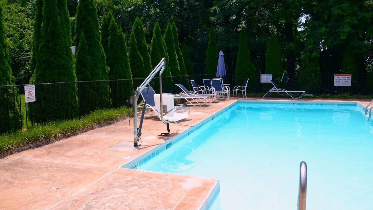 Lynchburg Hotel | Quiet Stay Perfect for Business Travelers at Lynchburg Location