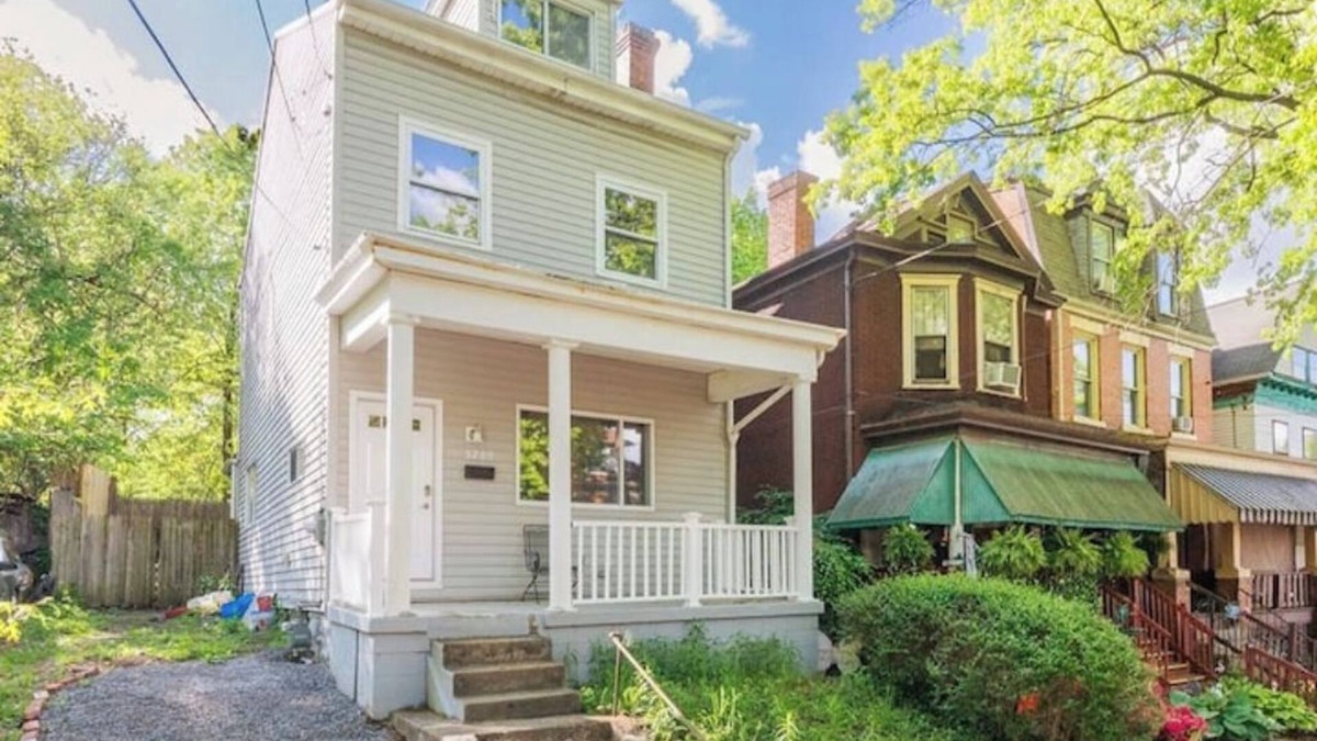 Brighton Heights House | Quiet Street/Minutes to Stadiums