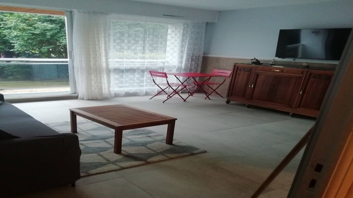Plogoff Apartment | Quiet studio 100 metres from the beach and thalasso centre