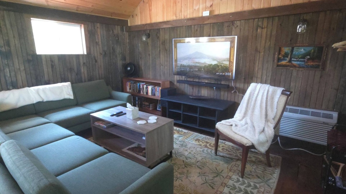 Salunga Apartment | Quiet studio apt w large deck. 15 min to Lanc city, >10 to Spooky Nook Sports