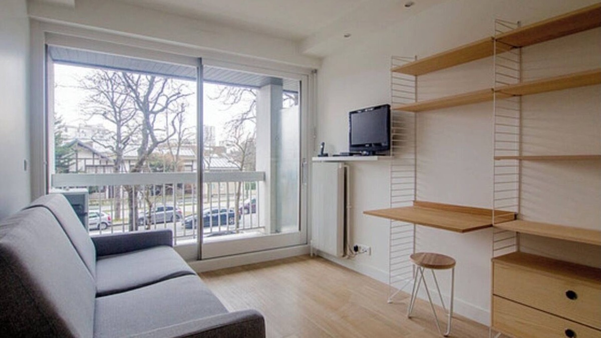 Croulebarbe Apartment | Quiet studio in a very good location