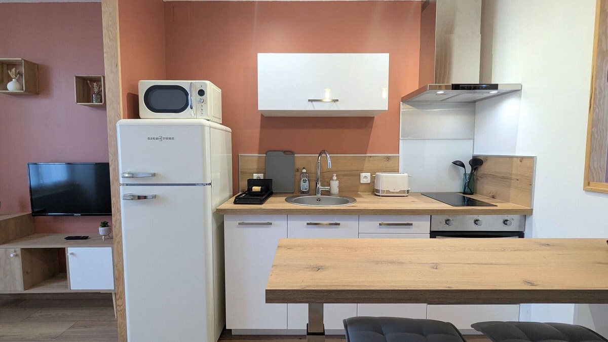 Chateauroux Apartment | Quiet studio in central Châteauroux with parking