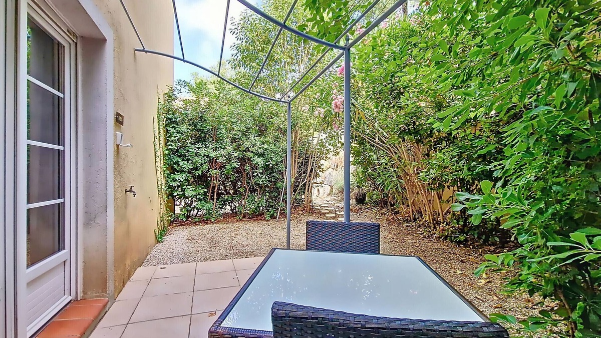 Callian Apartment | Quiet studio, pool, pets allowed, air conditioning, Var