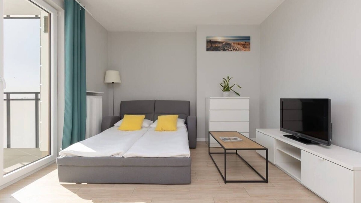 Warsaw Apartment | Quiet Studio Szeligowska | Balcony | Wi-Fi