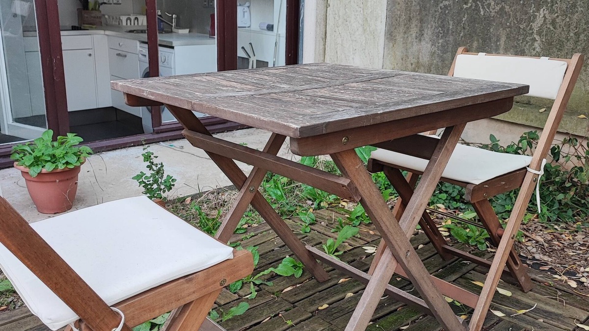 Montreuil Apartment | Quiet studio with green space