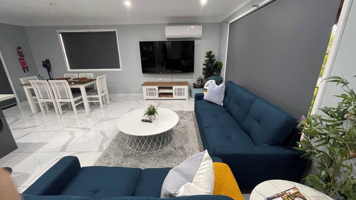 Singleton Heights House | Quiet suburban four bedroom house near shops and RSL club with restaurant.