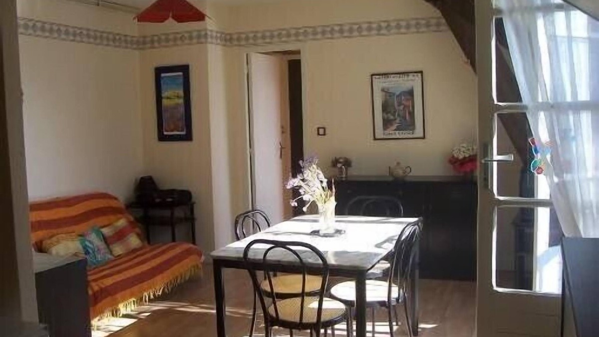 Bagneres-de-Bigorre Apartment | Quiet sunny apartment near the spa town center